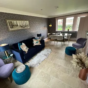 cosy-hideaway-in-leafy-lytham.hotelsin-chester.com/